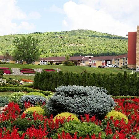 Hotel Honors Haven Retreat & Conference Ellenville Exterior foto