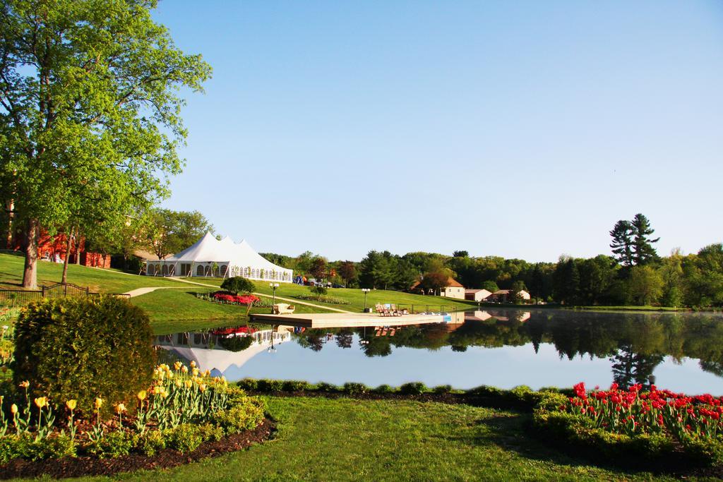 Hotel Honors Haven Retreat & Conference Ellenville Exterior foto